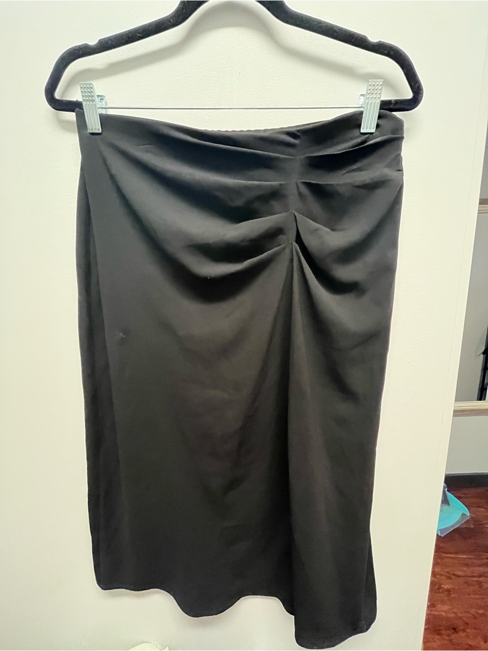 Nine West Black Ruched Midi Skirt